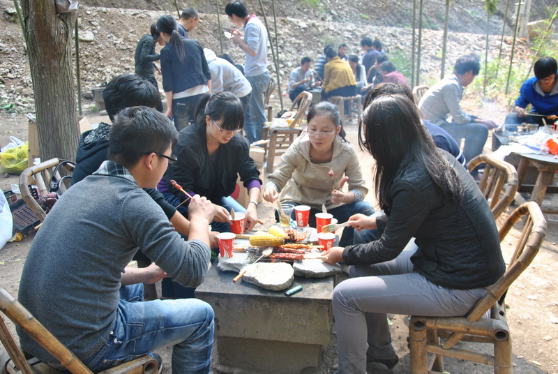 培训提升能力 总结寻找差别---公司召开2011年半年度通讯员事情聚会-佰福国际药业