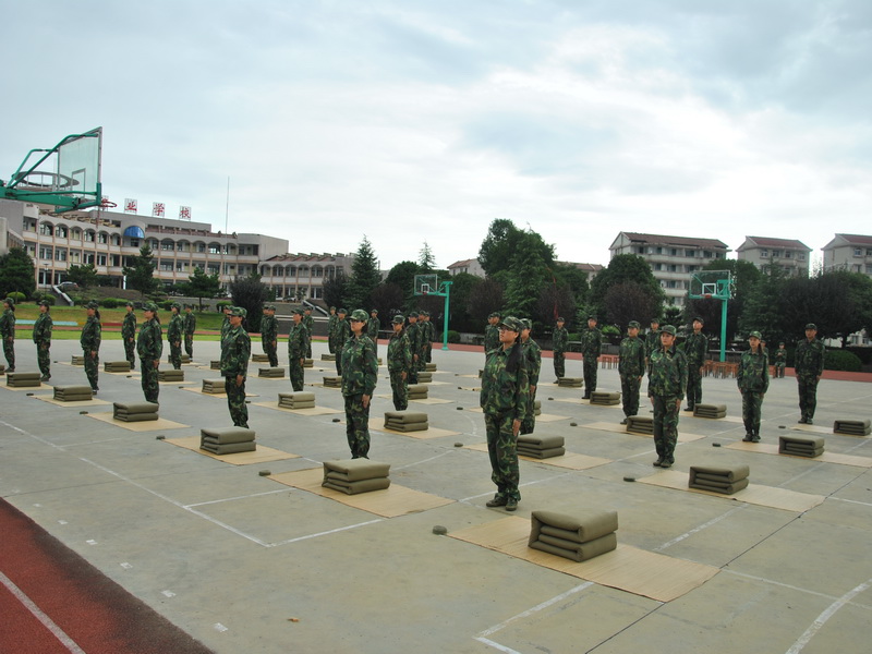 2013年佰福国际药业大学生军训圆满竣事-佰福国际药业