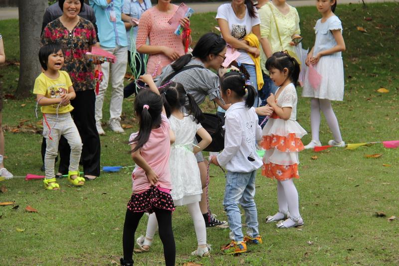 公司开展“大手拉小手，，共画漂亮新昌”庆六一活动-佰福国际药业