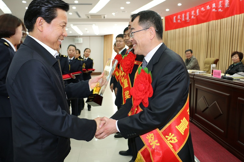 内蒙古佰福国际荣获巴彦淖尔市市长质量奖-佰福国际药业