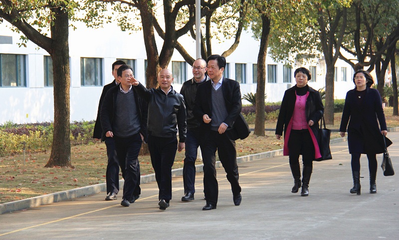 县政协主席罗国安等县向导莅临公司指导事情-佰福国际药业