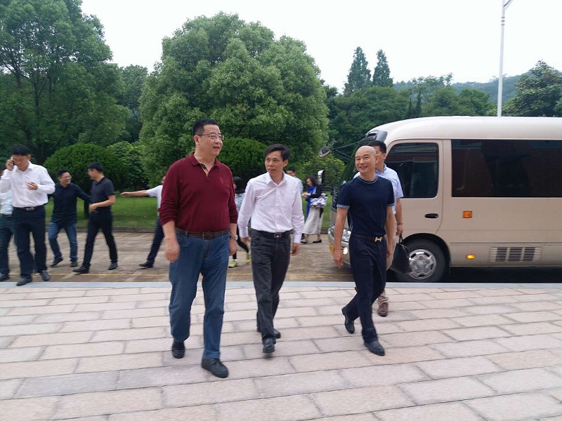 科技日报总编辑刘亚东一行莅临公司调研-佰福国际药业