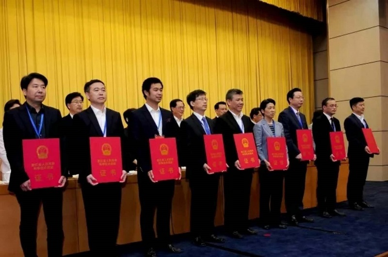 他汀类系列降脂药物要害手艺研究和工业化项目被授予2017年度浙江省科学手艺前进一等奖-佰福国际药业